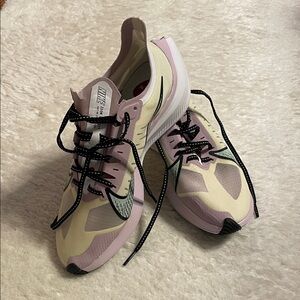 Nike Women's Cream and Pink Running Shoes